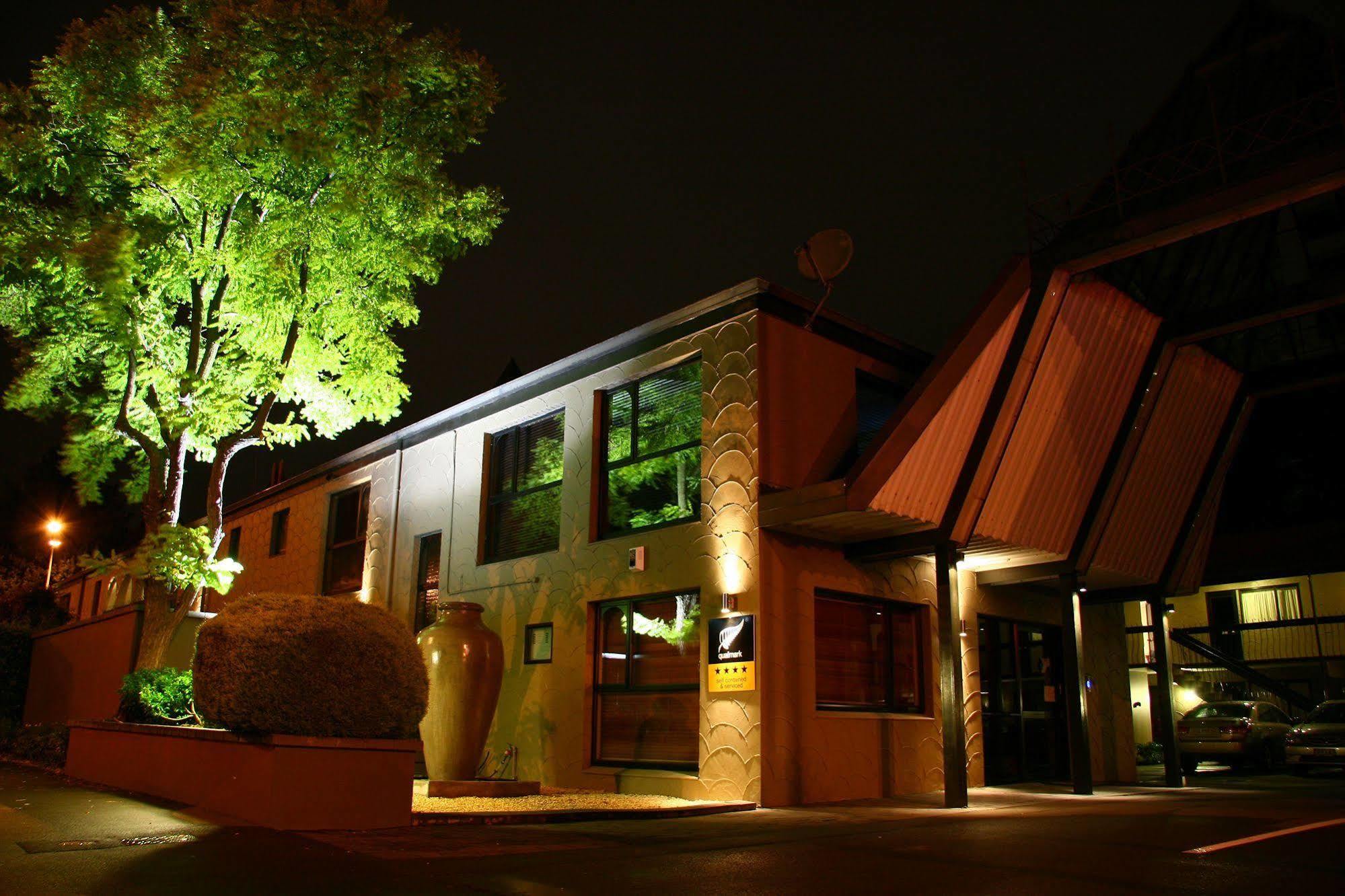 The Towers On The Park Hotel Christchurch Bagian luar foto