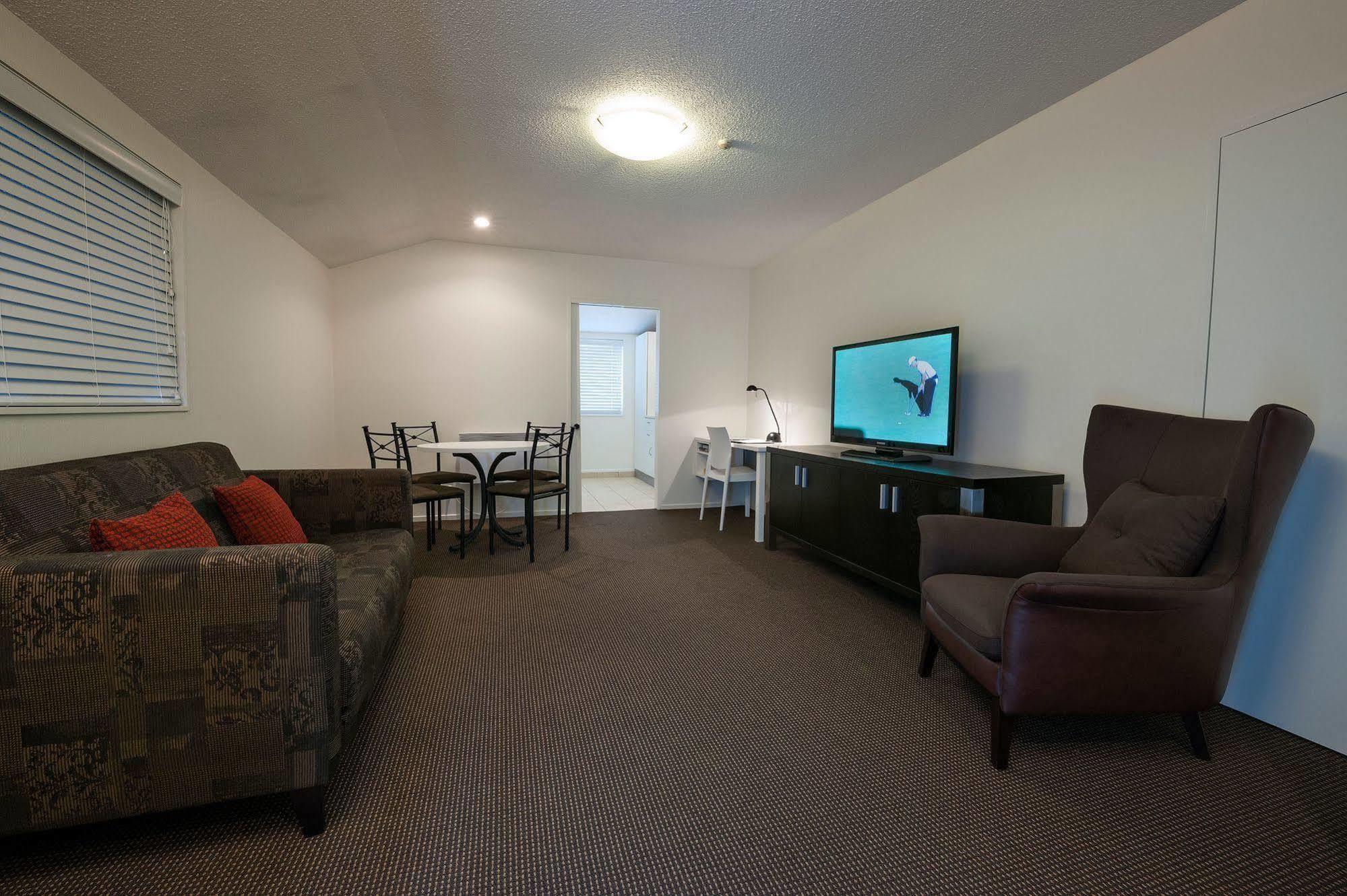 The Towers On The Park Hotel Christchurch Bagian luar foto